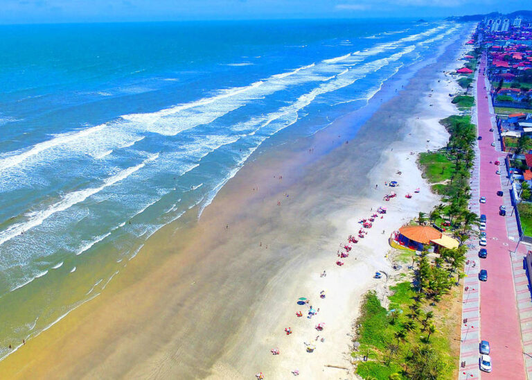 Como Itanhaém se desenvolve sem perder suas características